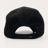 Чорна бейсболка Core Липучка, вигляд ззаду з ремінцем з логотипом Patch My Look