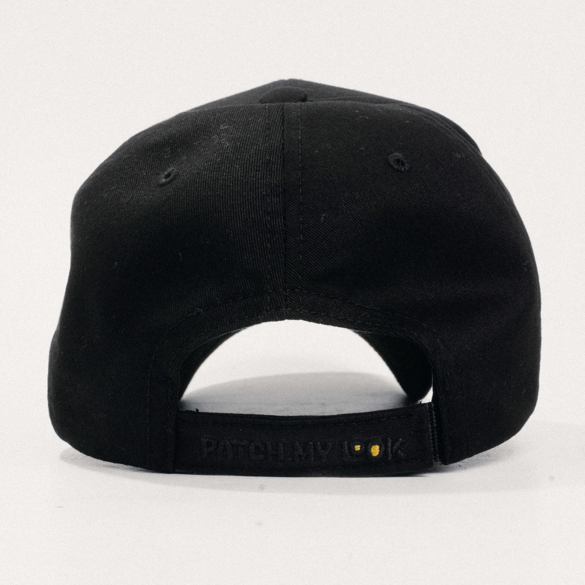 Чорна бейсболка Core Липучка, вигляд ззаду з ремінцем з логотипом Patch My Look